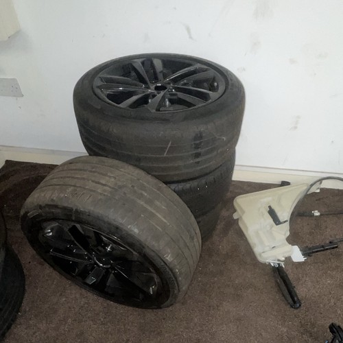 Audi 5 stud - 17", alloys